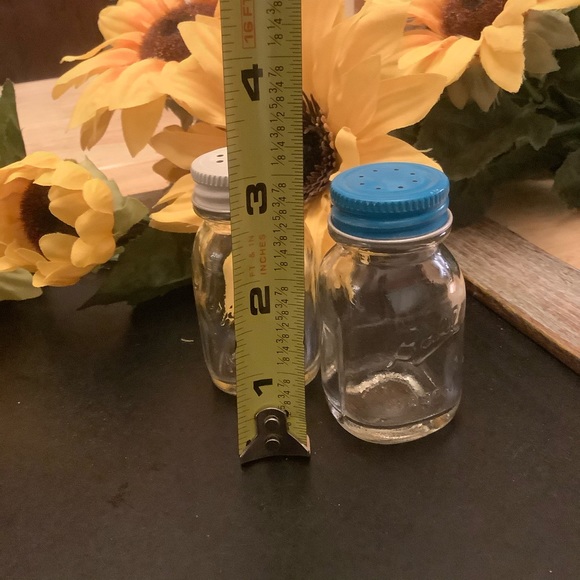 The Ball Mason Jars Mini Salt & Pepper Shakers - Picture 4 of 8